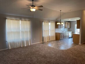 11521 SW 8th Cir in Yukon, OK - Building Photo - Building Photo