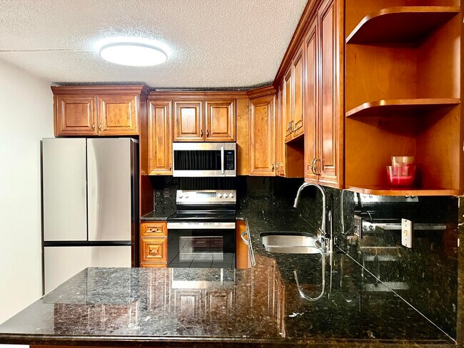 134 Woodland Rd in Palm Springs, FL - Building Photo - Building Photo