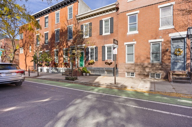 2207 Lombard St in Philadelphia, PA - Building Photo - Building Photo