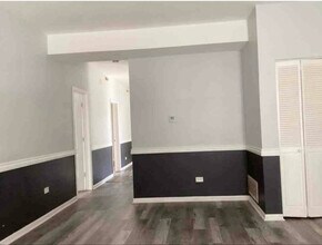 8423 S Muskegon Ave in Chicago, IL - Building Photo - Building Photo