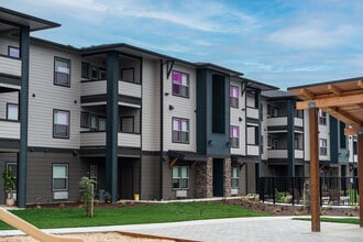 The Reserve at Northgate in Medford, OR - Foto de edificio - Building Photo