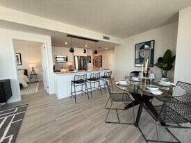 1027 NW 1st Ct, Unit B1 in Miami, FL - Building Photo