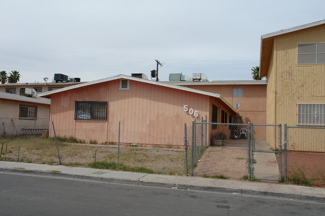 506 McKellar Cor in Las Vegas, NV - Building Photo - Building Photo