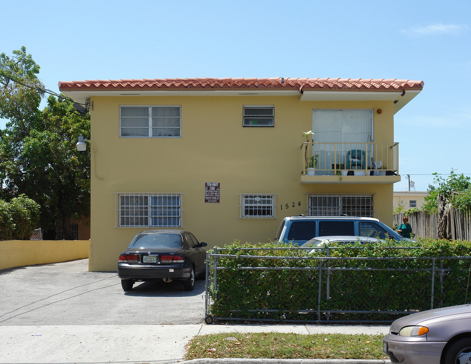 1524 SW 3rd St in Miami, FL - Building Photo