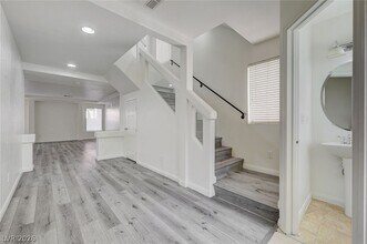 6844 Treble Clef Ave in Las Vegas, NV - Building Photo - Building Photo