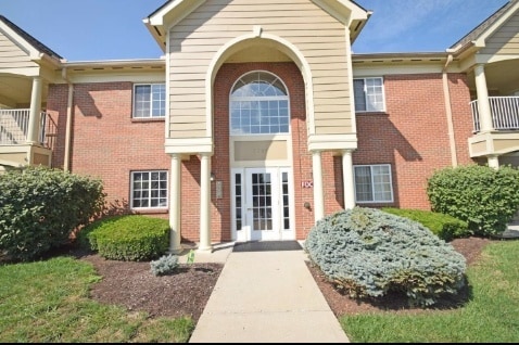 7307 Chatham Ct in West Chester, OH - Building Photo