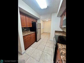 8266 NW 24th St in Coral Springs, FL - Building Photo - Building Photo