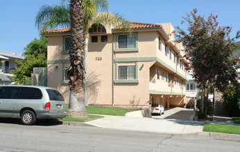 722 E Orange Grove Ave in Burbank, CA - Building Photo - Building Photo