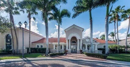 1590 S 42nd Cir, Unit 204 in Vero Beach, FL - Foto de edificio - Building Photo