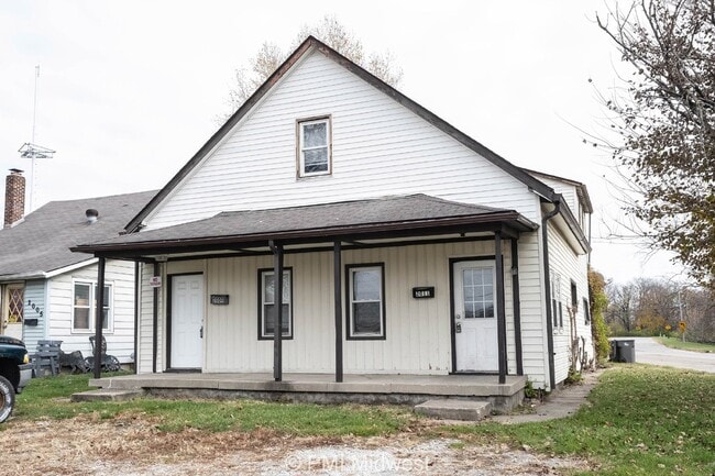 property at 2011 Applegate St
