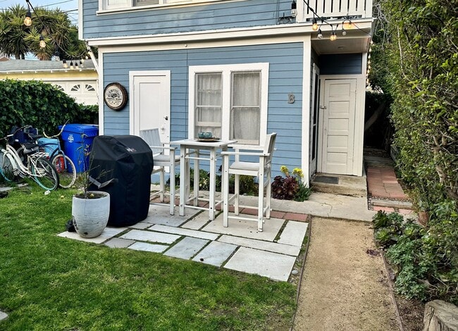 218 S Broadway, Unit B