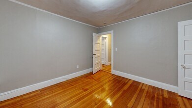 1011 Washington St, Unit 1 in Newton, MA - Building Photo - Building Photo