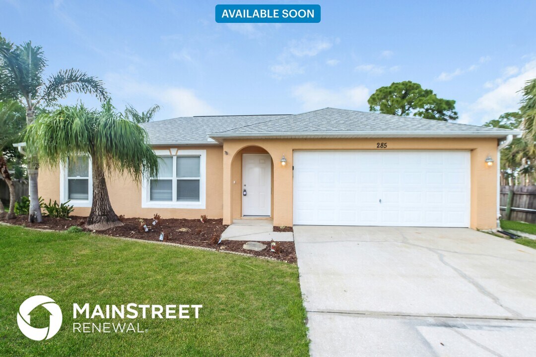 285 Hearth St SW in Palm Bay, FL - Building Photo