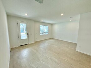 1315 Tarflower Dr in Winter Springs, FL - Building Photo - Building Photo