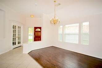 5911 Mettler Ln in Richmond, TX - Building Photo - Building Photo