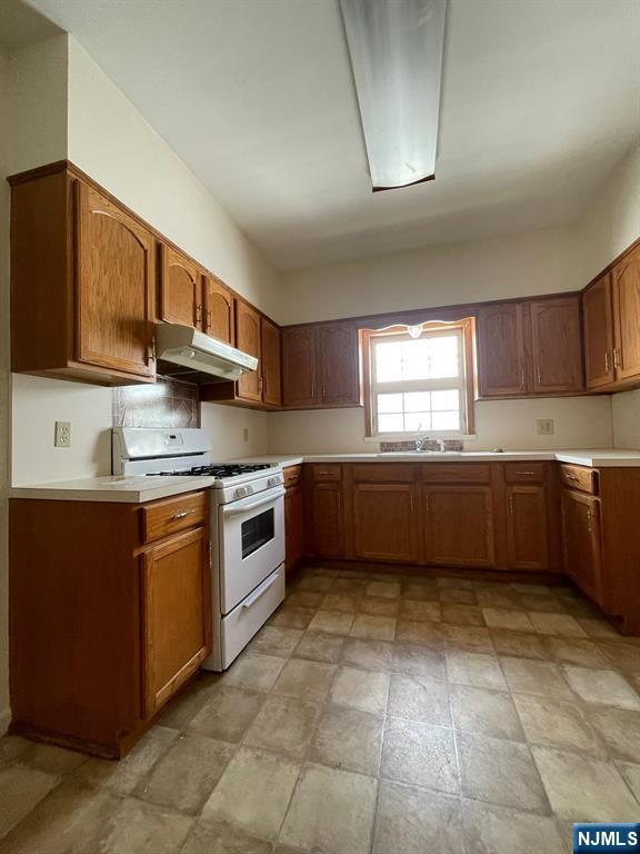property at 301 N 12th St