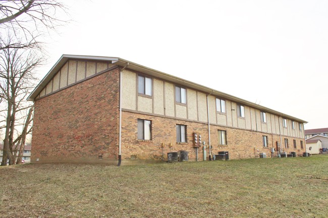 1045 Brookshire Ct in Belleville, IL - Foto de edificio - Building Photo