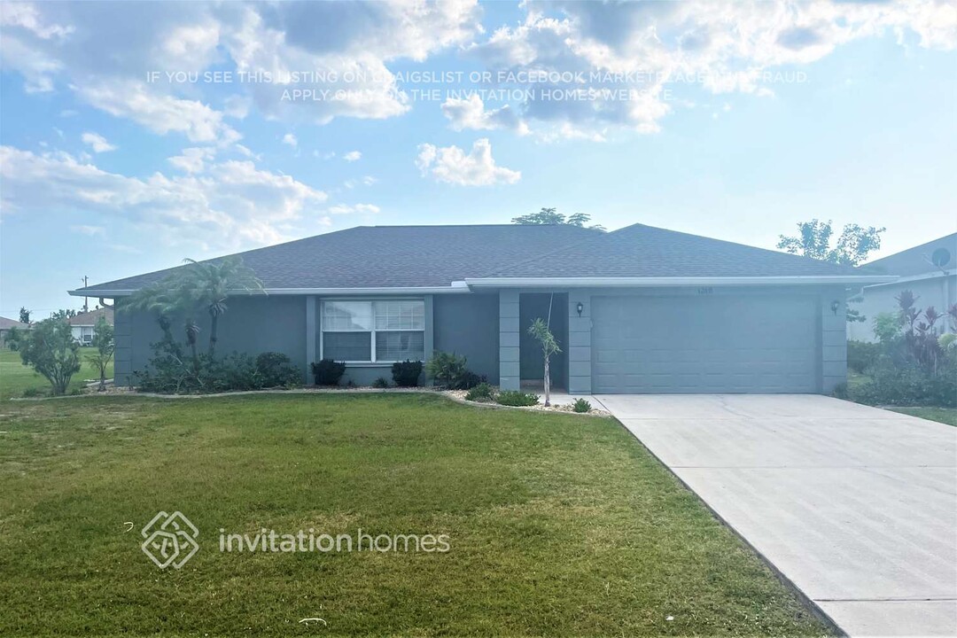 1319 Rio De Janeiro Ave in Punta Gorda, FL - Building Photo