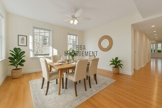 48 Manthorne Rd, Unit #1 in Boston, MA - Foto de edificio - Building Photo