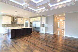 2607 Falcon Ln in Richland, WA - Foto de edificio - Building Photo