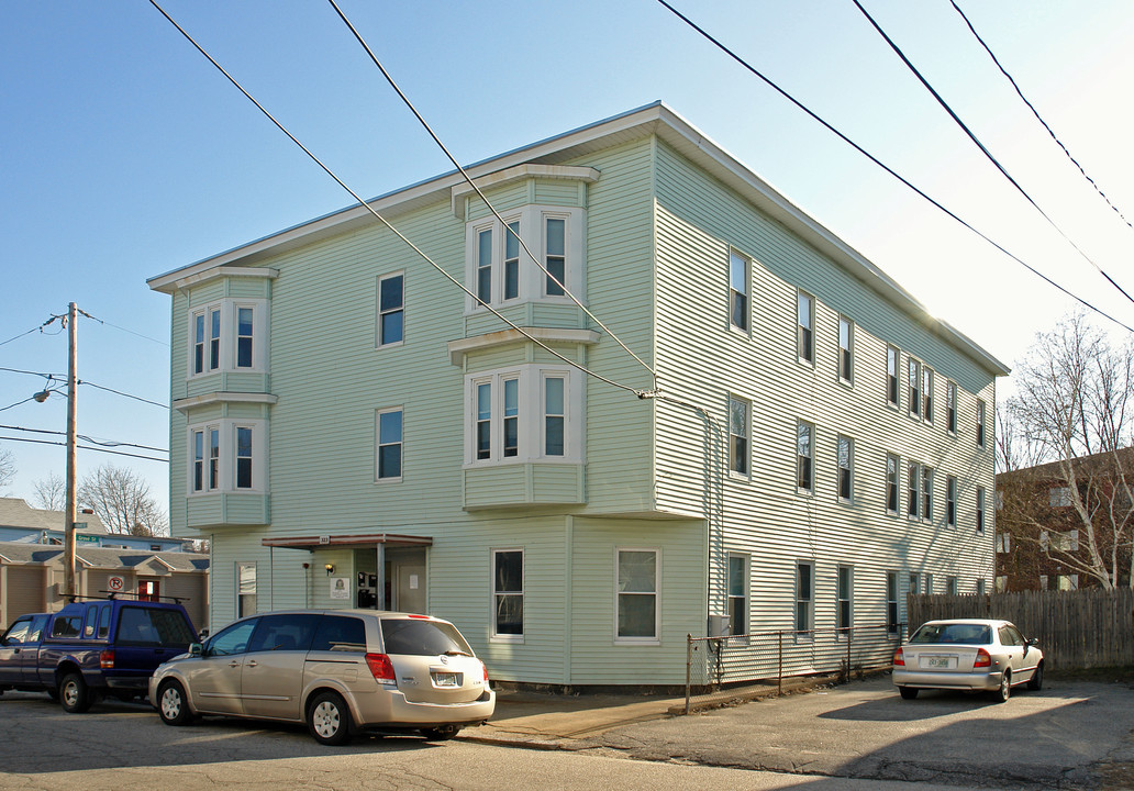 321-323 Belmont St in Manchester, NH - Building Photo