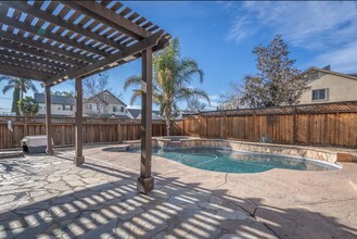 1647 Green Springs Ct in Tracy, CA - Building Photo - Building Photo