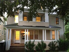 102 Whiting Ln, Unit 1st Floor in West Hartford, CT - Building Photo