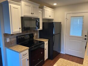 3415 Fincastle Cir, Unit #B-55 and older housing in Fort Smith, AR - Foto de edificio - Building Photo