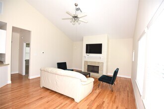 11607 Main Pine Dr in Houston, TX - Building Photo - Building Photo