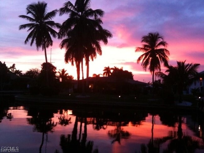 property at 5638 Riverside Dr