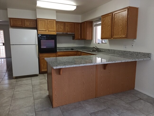 property at 832 W 16th St