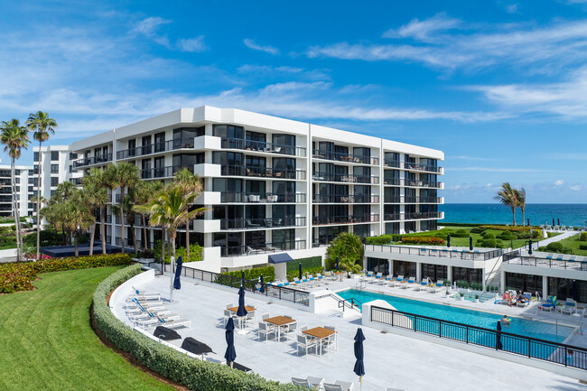 Carlton Place in Palm Beach, FL - Building Photo - Building Photo