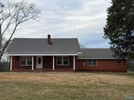 16519 Market St in Moulton, AL - Building Photo