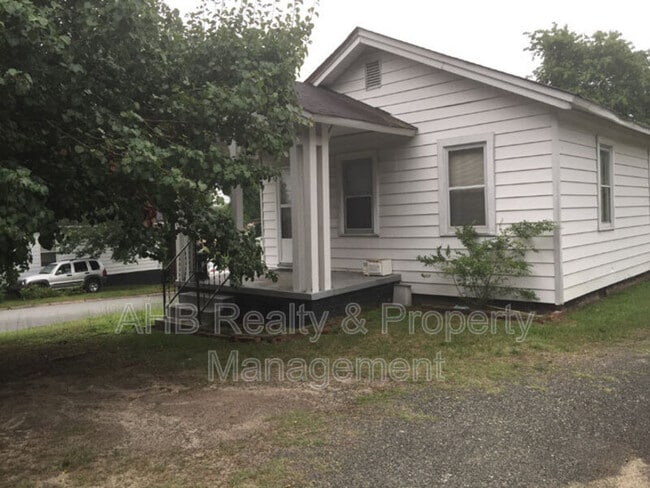 property at 1104 W Webb Ave