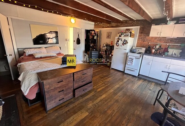 84 Myrtle St, Unit 8 in Boston, MA - Building Photo - Building Photo