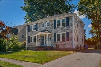 349 Boulevard in Middletown, RI - Building Photo - Building Photo