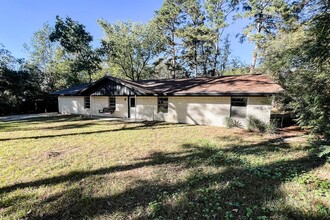 534 Cline St in Huntsville, TX - Building Photo - Building Photo