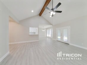 7411 Las Brisas Dr in Houston, TX - Building Photo - Building Photo