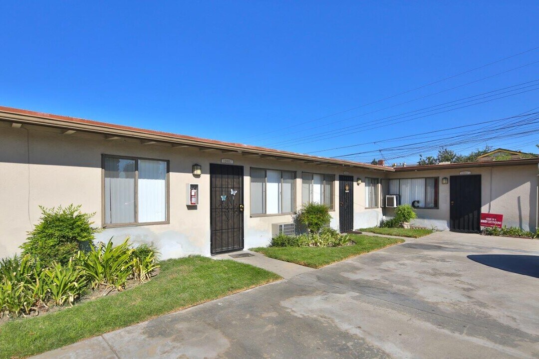 Elmcroft in Norwalk, CA - Foto de edificio