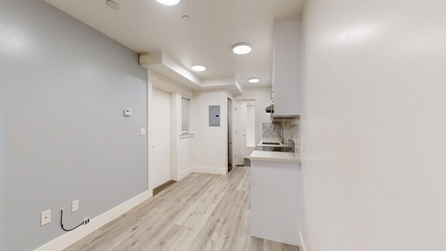 591 Dolores St in San Francisco, CA - Building Photo - Building Photo