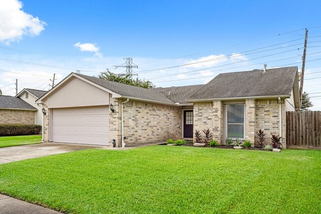 2911 Garden Ln in Sugar Land, TX - Building Photo - Building Photo