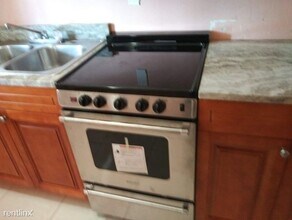 5737 Shore Blvd S in Gulfport, FL - Building Photo - Building Photo