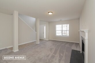 4025 Cindy Woods Ln in Charlotte, NC - Foto de edificio - Building Photo