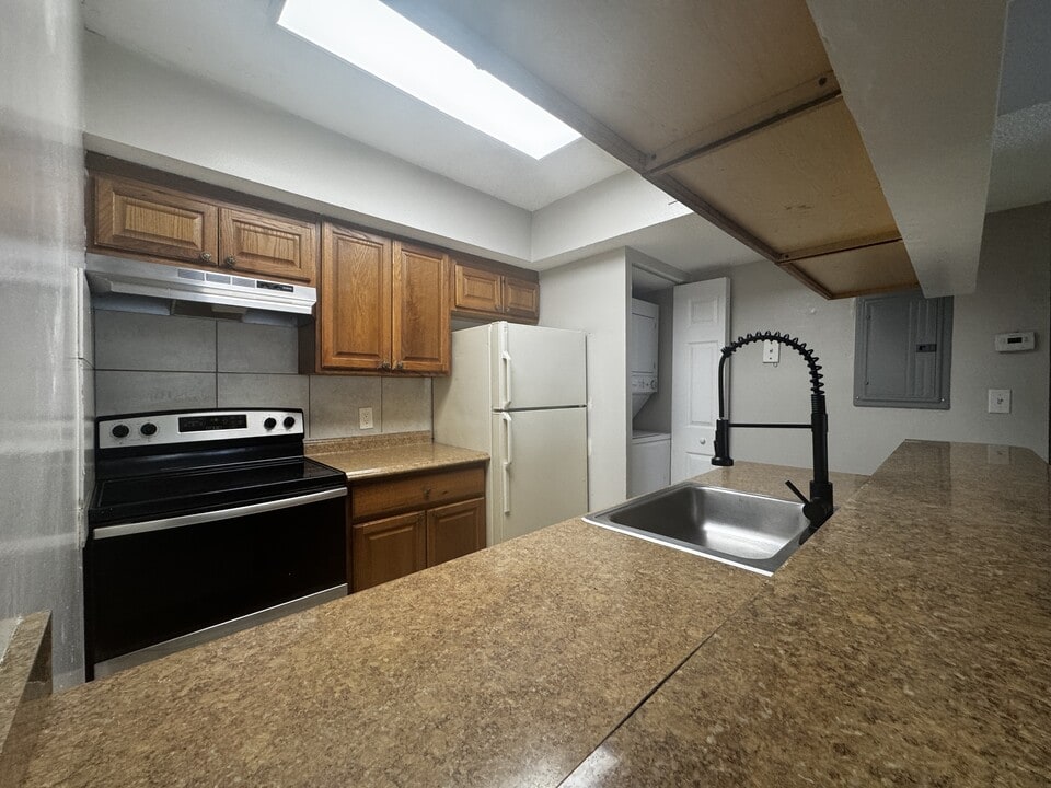 5672 Rock Island Rd in Tamarac, FL - Building Photo