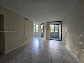8215 SW 152nd Ave in Miami, FL - Building Photo - Building Photo