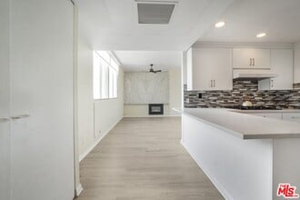 17350 Sunset Blvd in Los Angeles, CA - Building Photo - Building Photo