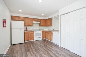 69 Vanderbilt Ct in Sicklerville, NJ - Building Photo - Building Photo