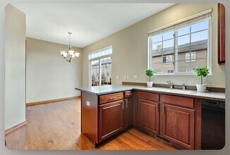 81 Thomas Ct in Grayslake, IL - Building Photo - Building Photo