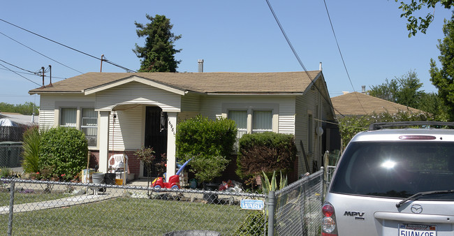 16981 Harvard Ave in San Lorenzo, CA - Foto de edificio - Building Photo