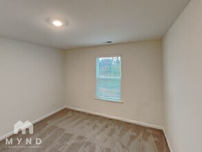 4137 Lurelin Rd in Charlotte, NC - Building Photo - Building Photo